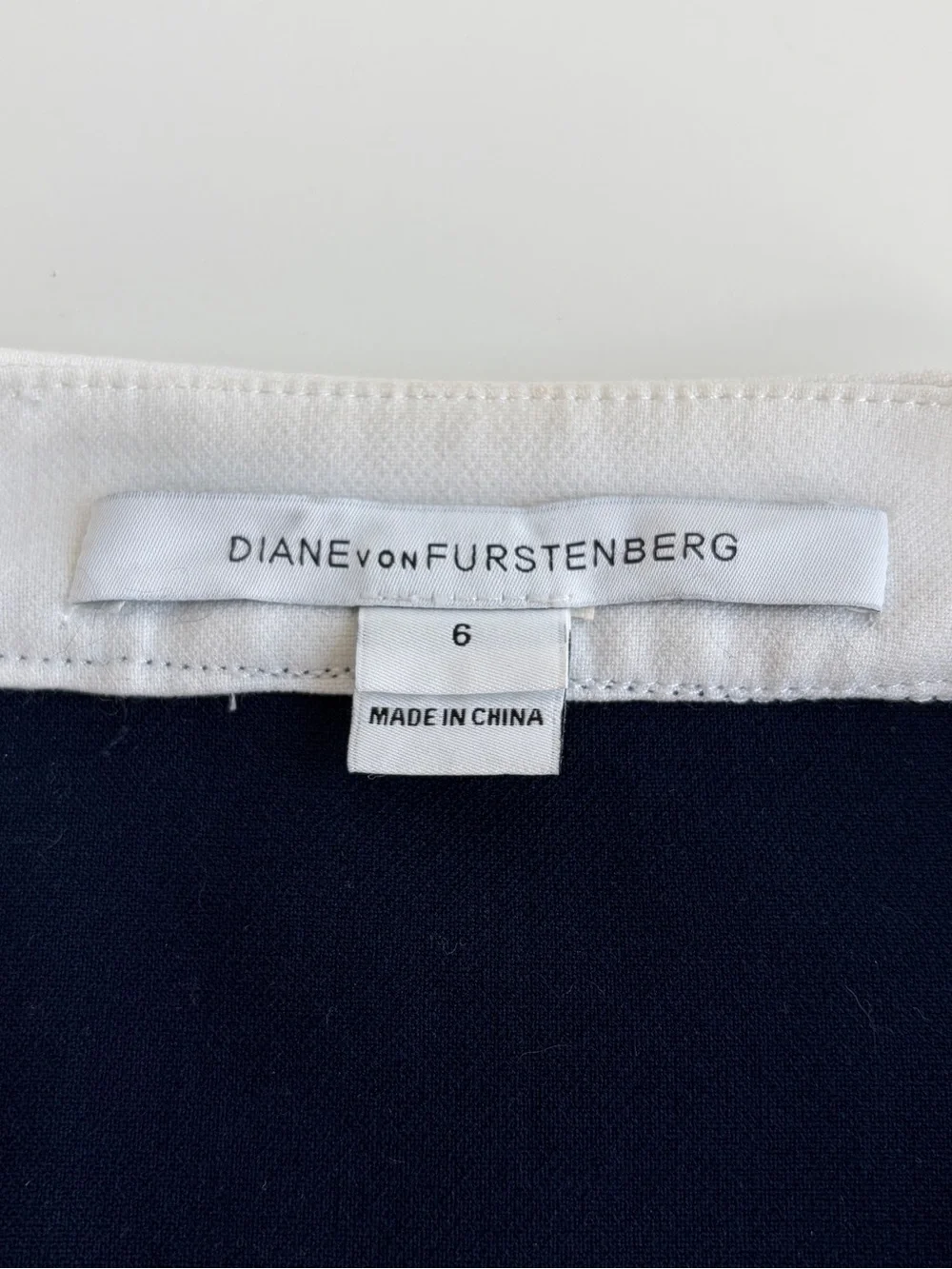 Diane Von Furstenberg DVF Gracie Wrap Dress Sz 6 Blue White V-neck Color Block - Picture 15 of 17